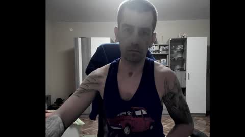 Snapshot of blue_eyed_wolf chatting on 06-18-26, 06:56 Runaway online show from 06-18-26, 06:56