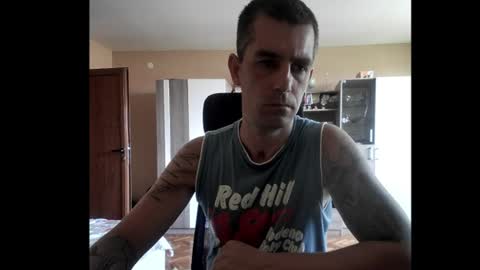 Snapshot of blue_eyed_wolf chatting on 07-19-26, 12:31 Runaway online show from 07-19-26, 12:31