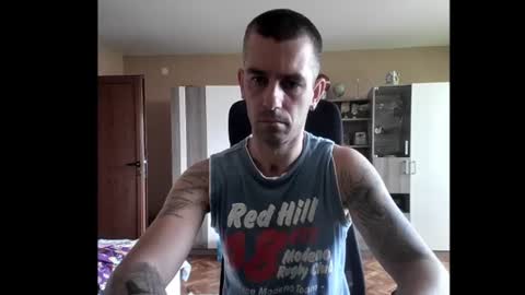 Snapshot of blue_eyed_wolf chatting on 07-30-26, 01:21 Runaway online show from 07-30-26, 01:21