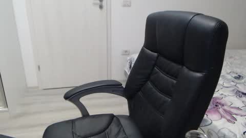 Juliet online show from 01-14-26, 06:13