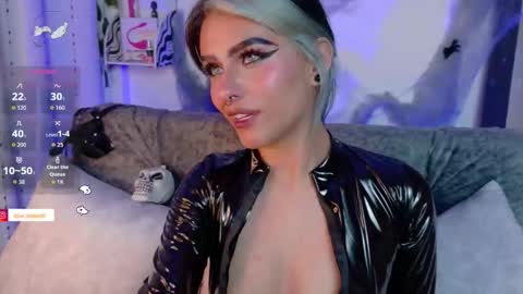 blue_kittenn online show from 10-26-25, 04:51