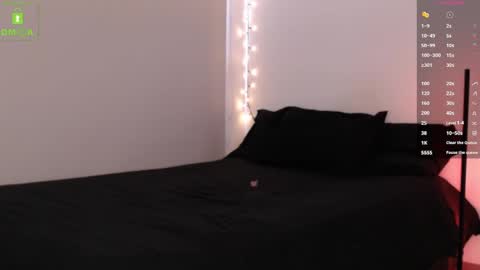 Snapshot of blue_nebula chatting on 09-14-25, 05:12 Blue online show from 09-14-25, 05:12