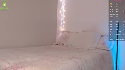 Snapshot of blue_nebula chatting on 10-01-25, 12:44 Blue online show from 10-01-25, 12:44