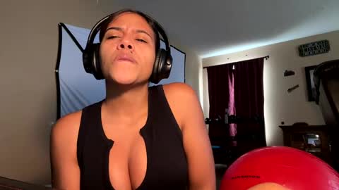 Snapshot of blueaby1 chatting on 10-09-25, 08:07 blueaby1 online show from 10-09-25, 08:07