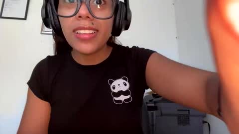 Snapshot of blueaby1 chatting on 10-30-25, 03:13 blueaby1 online show from 10-30-25, 03:13