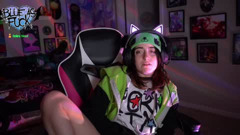 Blue online show from 12-31-24, 05:22