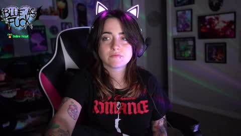 Blue online show from 01-02-25, 07:12