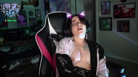 Blue online show from 01-03-25, 05:28