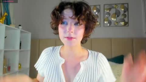 Snapshot of bluebreeze8 chatting on 06-08-26, 03:18 Charlotte dont forget to thumbs up me online show from 06-08-26, 03:18