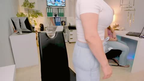 bluediamondsdreams online show from 09-25-25, 02:32