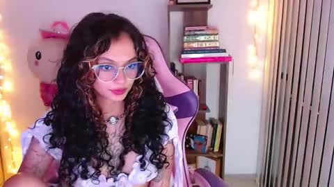 Snapshot of bluee_v chatting on 03-27-26, 03:45 Im Abril .. Nice to meet you thumb up me please its important INDEPENDENT MODEL online show from 03-27-26, 03:45