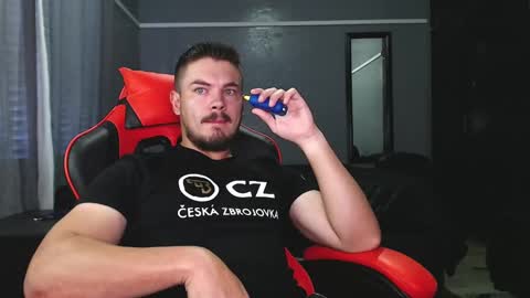 blueeyeboy0 online show from 12-04-24, 03:59