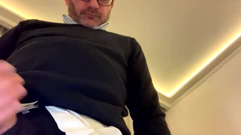 blueeyedboy021170 online show from 12-02-25, 09:21