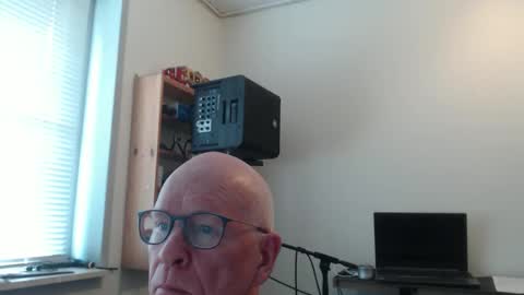 blueeyesn8 online show from 10-14-25, 09:21