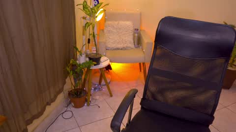 Snapshot of blueflora chatting on 04-09-26, 08:25 FLORAA online show from 04-09-26, 08:25
