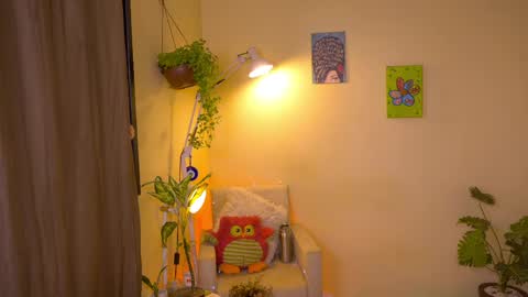 Snapshot of blueflora chatting on 04-18-26, 07:58 FLORAA online show from 04-18-26, 07:58