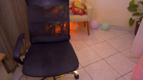 Snapshot of blueflora chatting on 05-01-26, 05:39 FLORAA online show from 05-01-26, 05:39