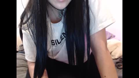 Snapshot of bluegoddessstoned chatting on 09-09-25, 04:34 bluegoddessstoned online show from 09-09-25, 04:34