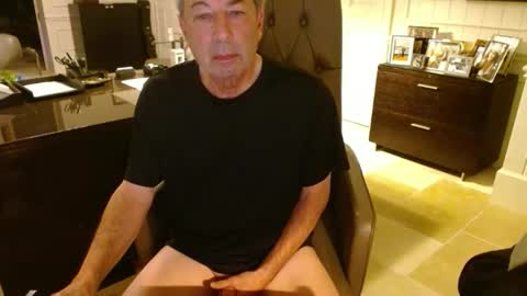 Snapshot of blueisles chatting on 02-26-26, 12:42 blueisles online show from 02-26-26, 12:42