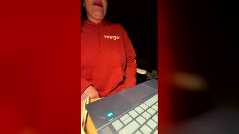 Snapshot of bluelady3405 chatting on 01-18-26, 01:15 bluelady3405 online show from 01-18-26, 01:15