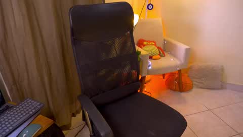 FLORAA online show from 10-07-25, 03:53