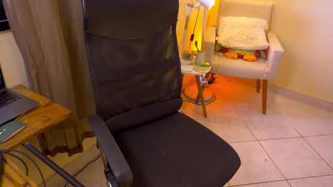 FLORAA online show from 01-08-26, 06:21