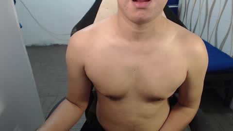 Snapshot of blueranger27 chatting on 12-06-24, 02:13 Andy Tan online show from 12-06-24, 02:13