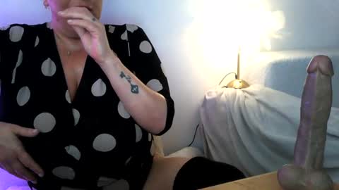 Snapshot of blueskysierra chatting on 07-25-26, 10:57 Sierra online show from 07-25-26, 10:57