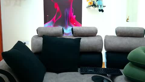 bluewolf247 online show from 10-28-25, 03:36