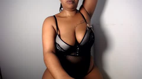 Snapshot of blueyivy chatting on 06-25-26, 07:35 Babygirl online show from 06-25-26, 07:35