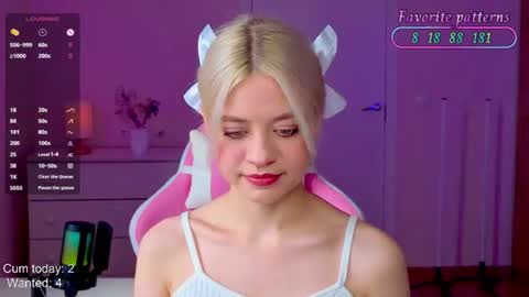 Snapshot of blush_im_crush chatting on 06-22-26, 01:52 Wendy online show from 06-22-26, 01:52