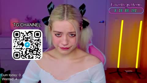 Snapshot of blush_im_crush chatting on 06-25-26, 02:21 Wendy online show from 06-25-26, 02:21