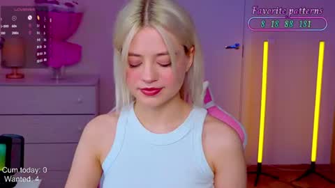 Snapshot of blush_im_crush chatting on 06-27-26, 03:28 Wendy online show from 06-27-26, 03:28