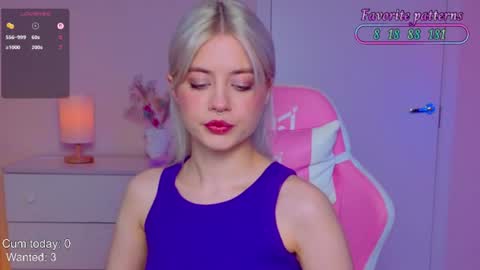 Snapshot of blush_im_crush chatting on 07-22-26, 05:27 Wendy online show from 07-22-26, 05:27