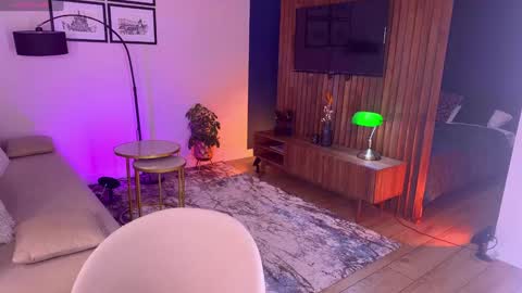 Mikki chan online show from 10-23-25, 07:51