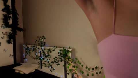 Dolores online show from 04-15-26, 06:09