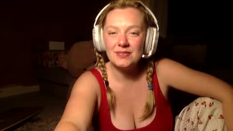 Snapshot of blushing_bonnie chatting on 06-20-26, 07:44 blushing_bonnie online show from 06-20-26, 07:44