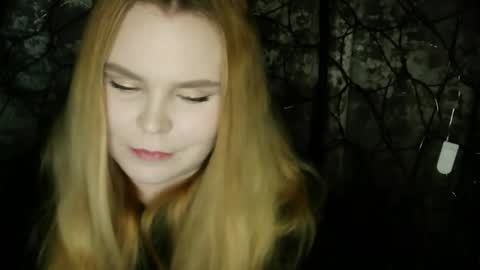 blushing_star online show from 12-15-25, 04:33