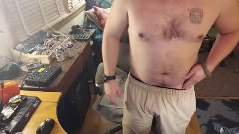 Snapshot of bnitehawk1234 chatting on 10-29-25, 05:31 harry cockins online show from 10-29-25, 05:31