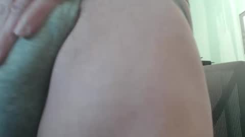 Snapshot of bob271828 chatting on 04-12-26, 04:12 Bob online show from 04-12-26, 04:12