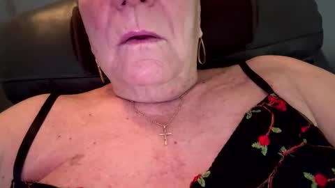 Snapshot of bobbiesucks69 chatting on 09-18-25, 02:08 bobbiesucks69 online show from 09-18-25, 02:08