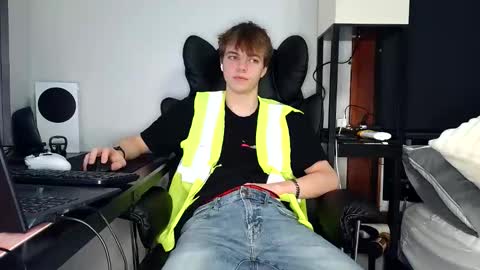 bobby72738 online show from 10-21-25, 02:56