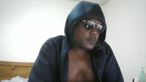 Snapshot of bobos97140 chatting on 11-17-25, 11:32 BOBOSS online show from 11-17-25, 11:32