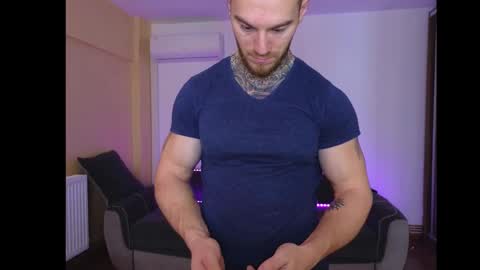 Snapshot of bodyouwant chatting on 12-20-24, 04:09 bodyouwant online show from 12-20-24, 04:09