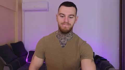 Snapshot of bodyouwant chatting on 12-31-24, 04:38 bodyouwant online show from 12-31-24, 04:38