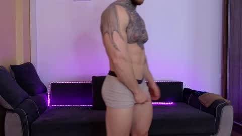 Snapshot of bodyouwant chatting on 01-27-25, 07:35 bodyouwant online show from 01-27-25, 07:35