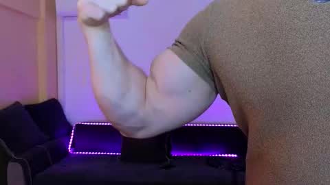 Snapshot of bodyouwant chatting on 03-07-25, 05:18 bodyouwant online show from 03-07-25, 05:18