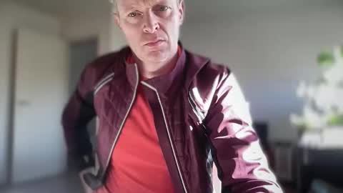 Snapshot of boegieboy76 chatting on 04-08-26, 08:36 ask me online show from 04-08-26, 08:36