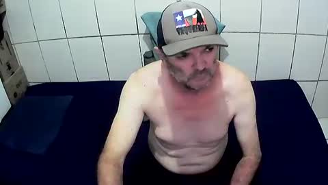 Snapshot of bolado23 chatting on 01-12-25, 03:57 Cesar Augusto Pierdona online show from 01-12-25, 03:57