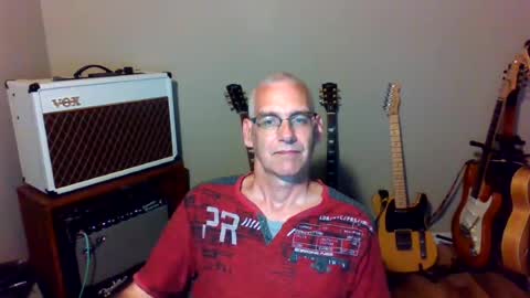 Snapshot of bomec40 chatting on 07-19-26, 01:31 Carl online show from 07-19-26, 01:31